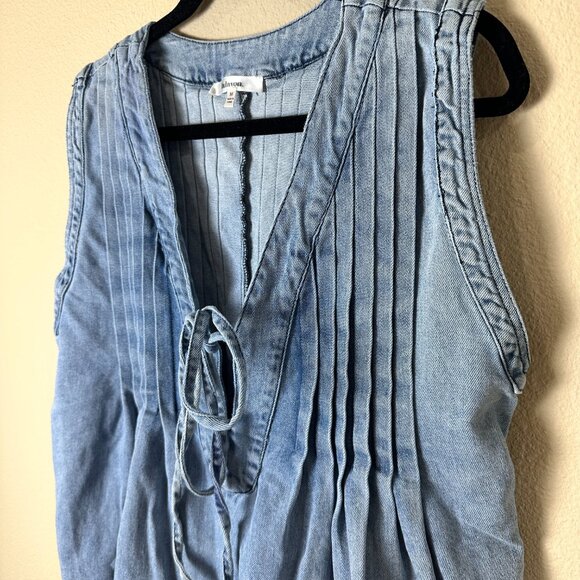 Boutique LALAVON Pleated Denim Sleeveless Romper Size Medium - Picture 6 of 11